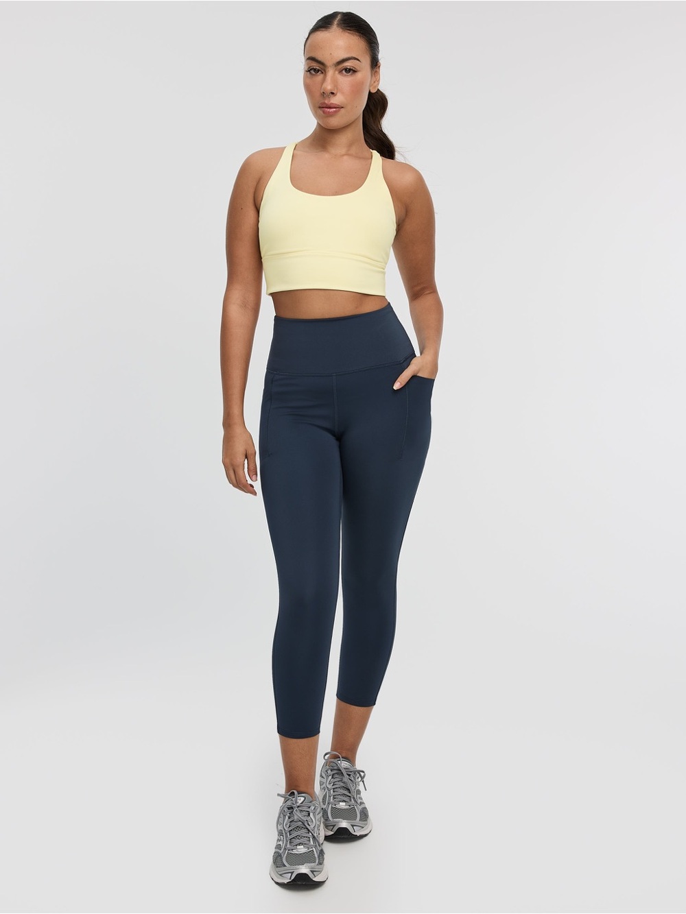 Capri Legging with Pockets - PULSE (R) Hyba Color: Pansies